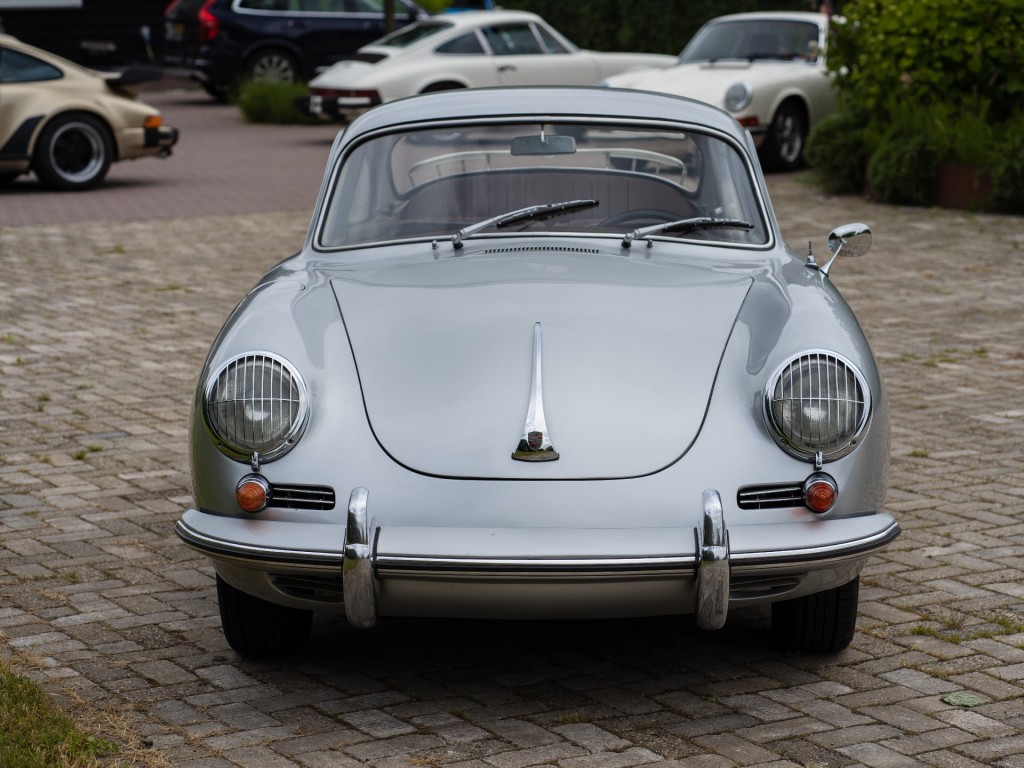 27536058-3.jpg