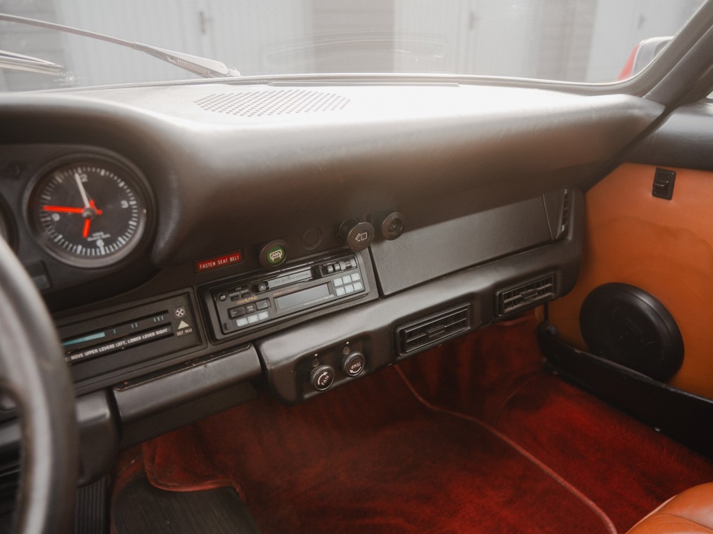 37088479-14.jpg
