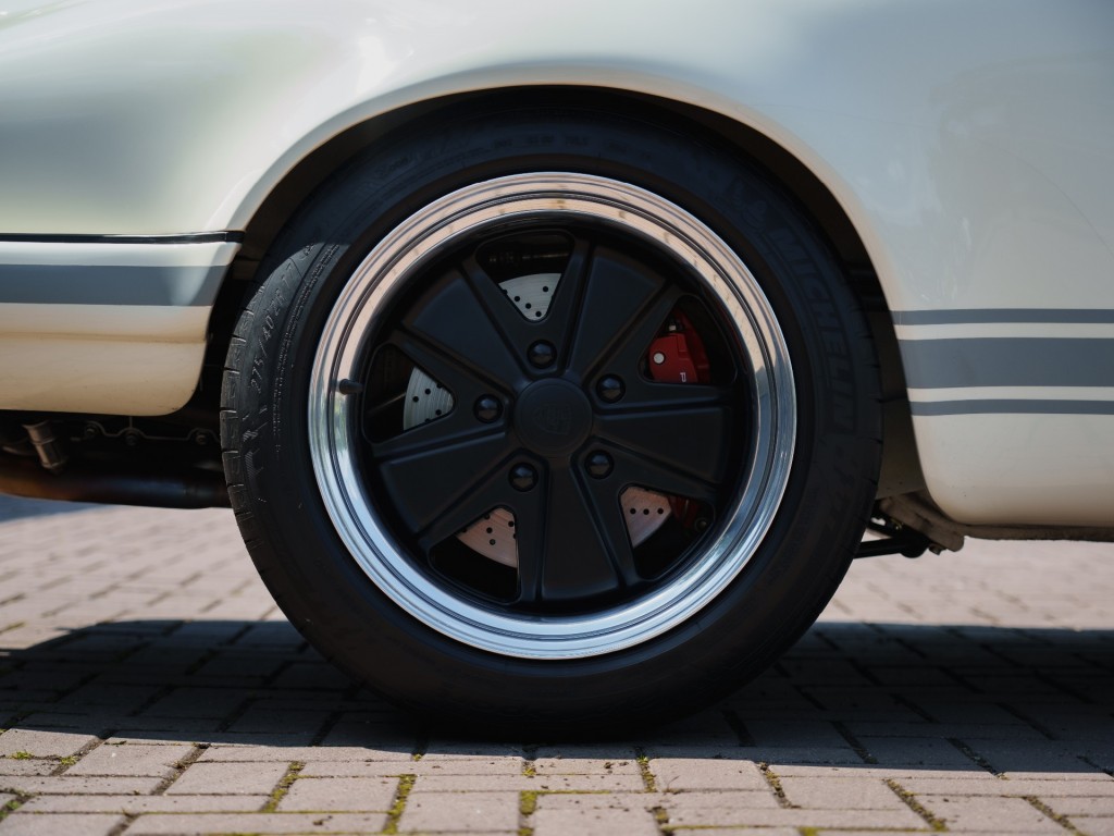 38774498-41.jpg