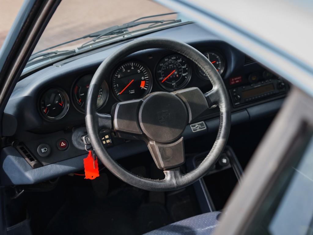 40062093-10.jpg