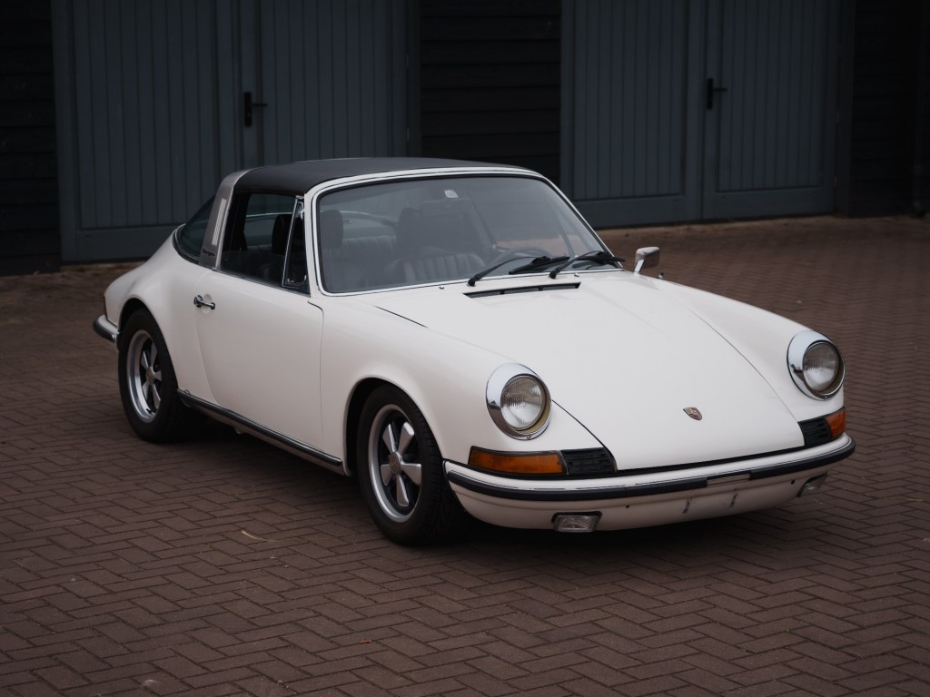 43253974-4.jpg