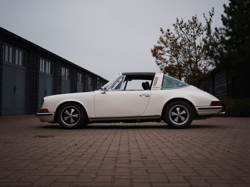 43253974-7.jpg