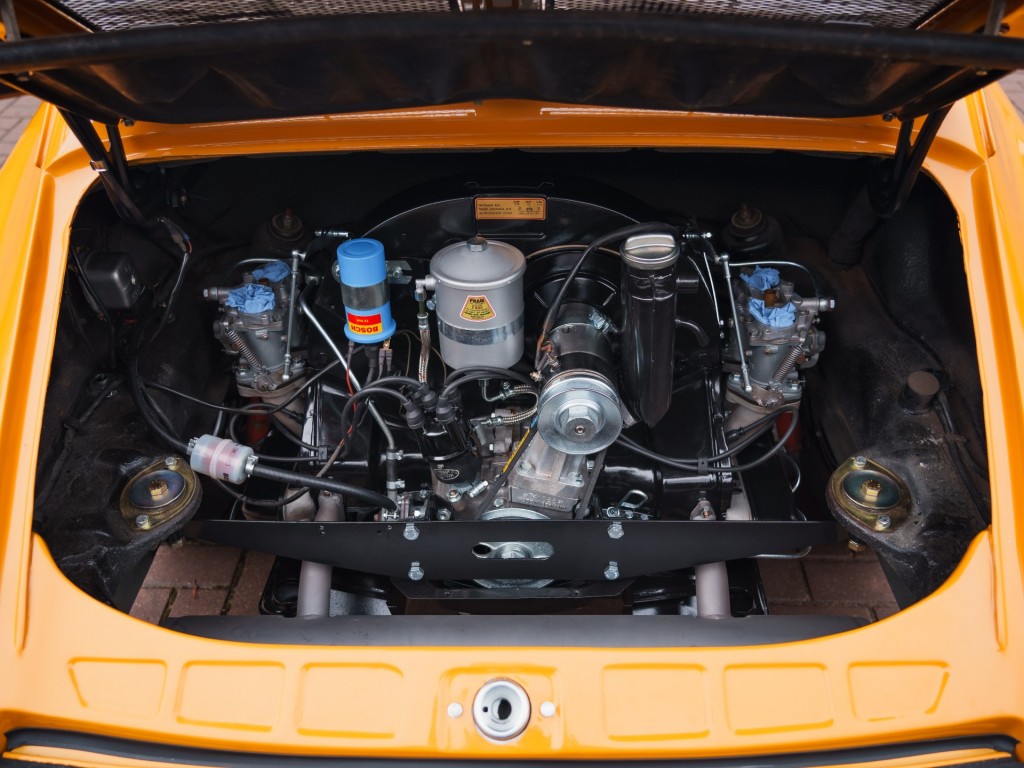 44131548-15.jpg