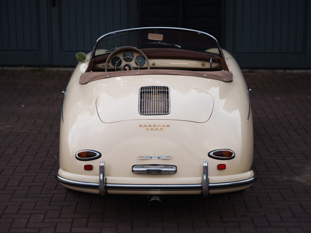 44843560-38.jpg