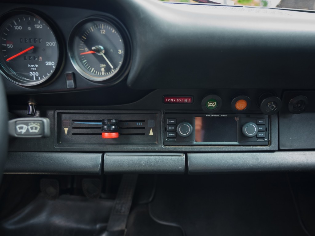 46092393-11.jpg