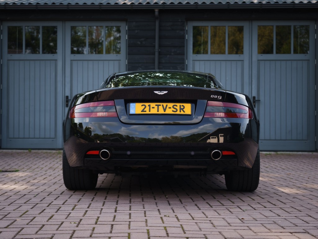 46560843-3.jpg