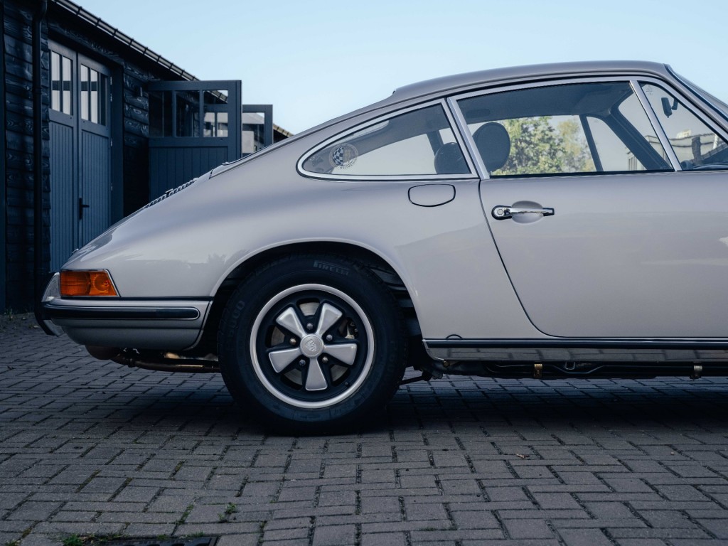 46926991-6.jpg