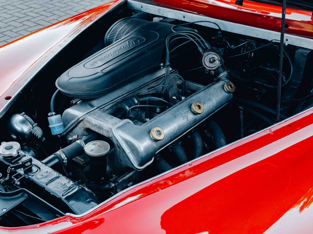 47199401-5.jpg
