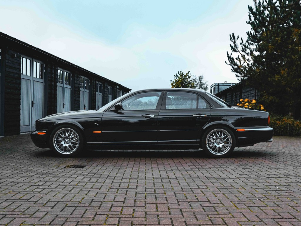 48170476-39.jpg