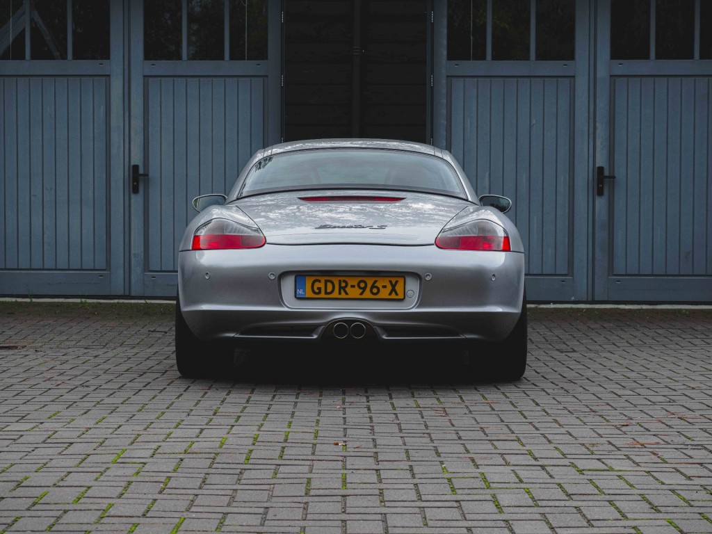 48479985-9.jpg